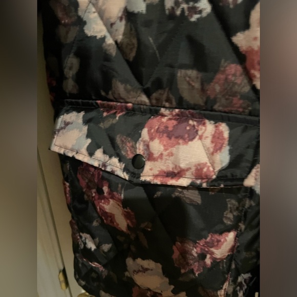 Urban Outfitters Quilted Jacket - Picture 3 of 7